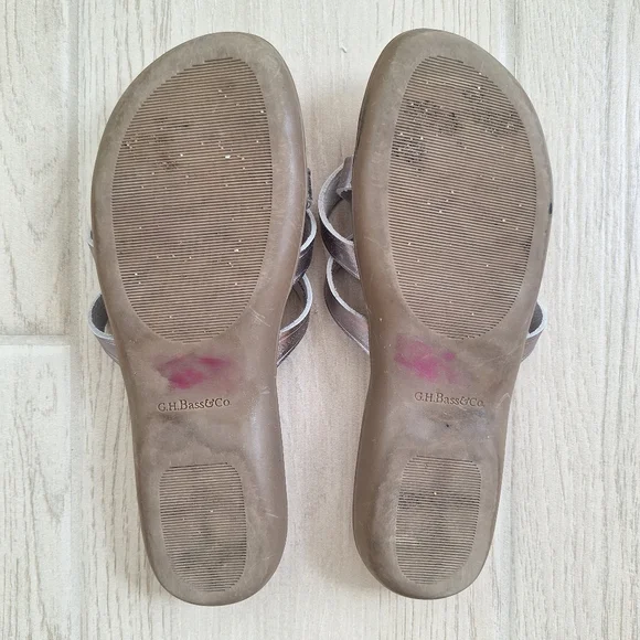 GH Bass Co Sunjuns Sharon Silver Leather Strappy Flat Sandals Thong Size 6.5 - Picture 7 of 8